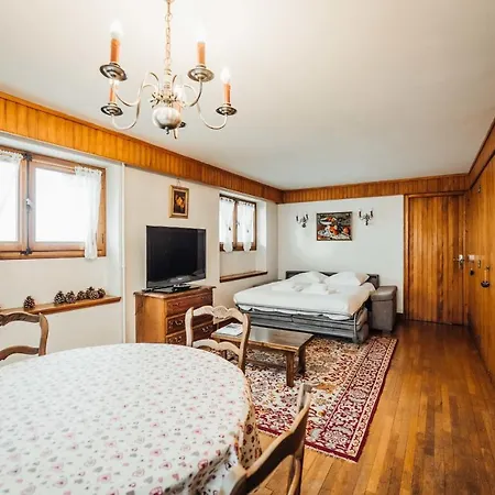 Charming 700 Meters From The Center Of Apartment Megeve